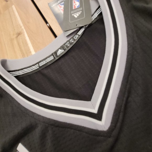 *VINTAGE* Tim Duncan - San Antonio Spurs - Adidas Swingman Black Jersey (Large) - Picture 3 of 4